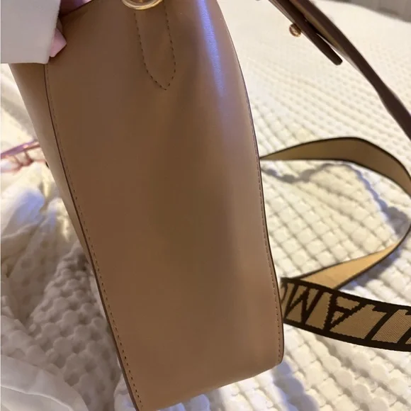 Designer Tan Shoulder Bag - Picture 4 of 8